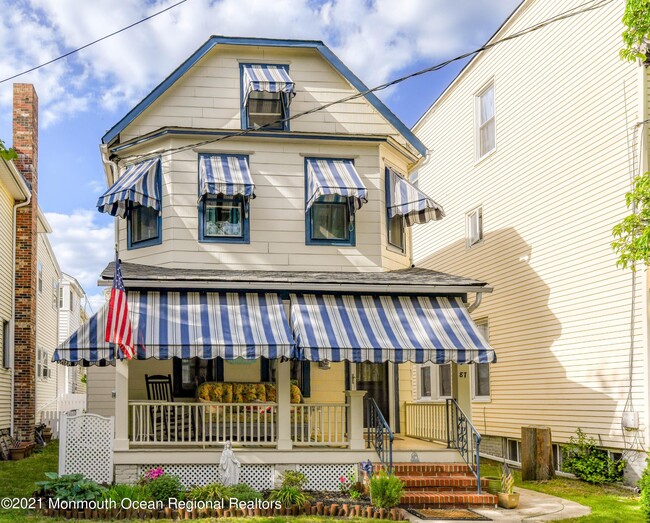 87 Embury Ave in Ocean Grove, NJ - Building Photo - Building Photo