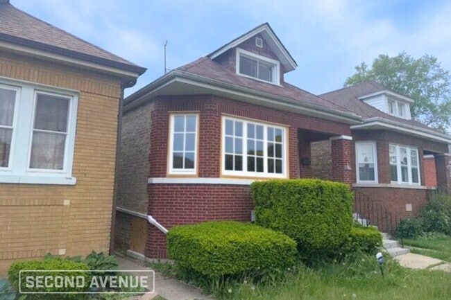 property at 1717 W 90th Pl