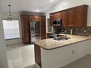 640 Floridian Dr in Kissimmee, FL - Building Photo - Building Photo