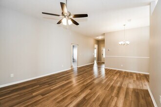 574 S Aberdeenshire Dr in Fruit Cove, FL - Foto de edificio - Building Photo