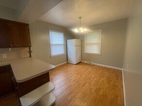 2416 W Nichols St in Springfield, MO - Building Photo - Building Photo