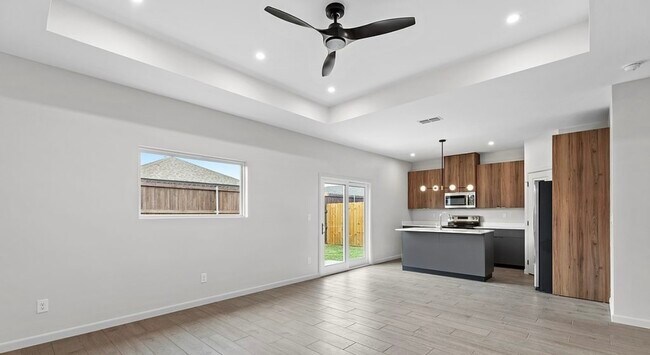 3409 Duke Ave, Unit 3 in McAllen, TX - Building Photo - Building Photo