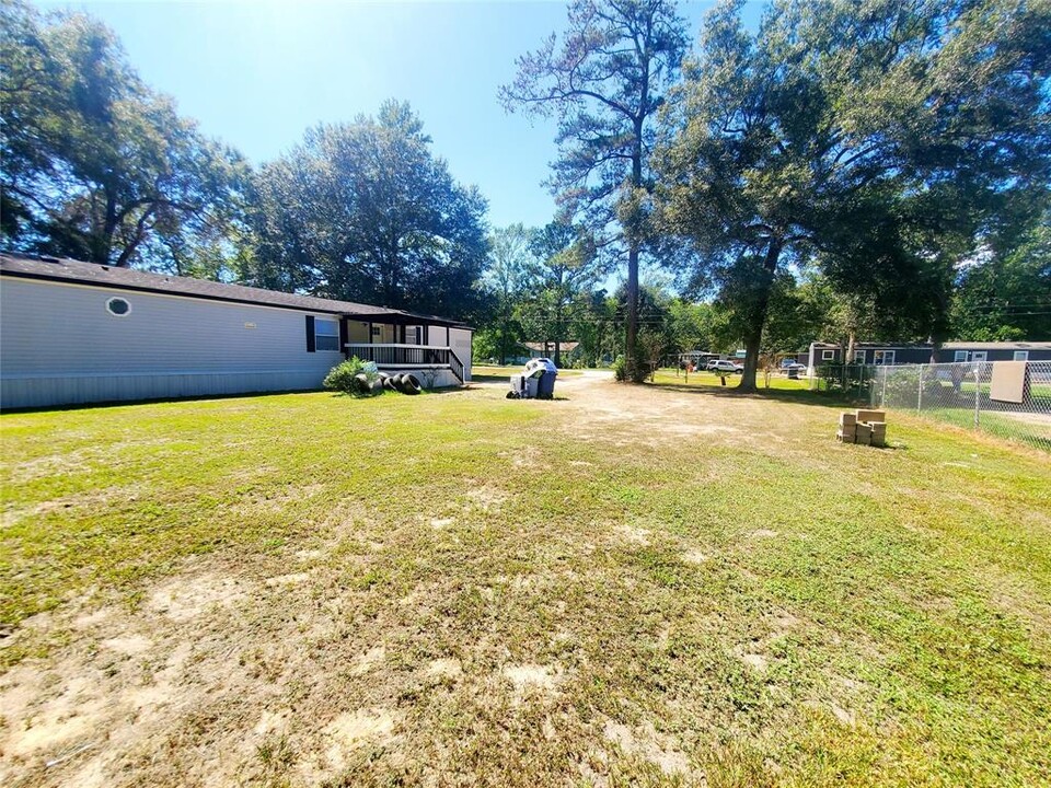 13408 Shady Ln in Dayton, TX - Building Photo