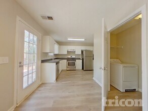 6030 Savannah Dr, Unit 216 in Cumming, GA - Foto de edificio - Building Photo