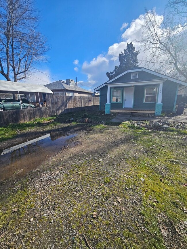 428 Berrydale Ave in Medford, OR - Building Photo - Building Photo