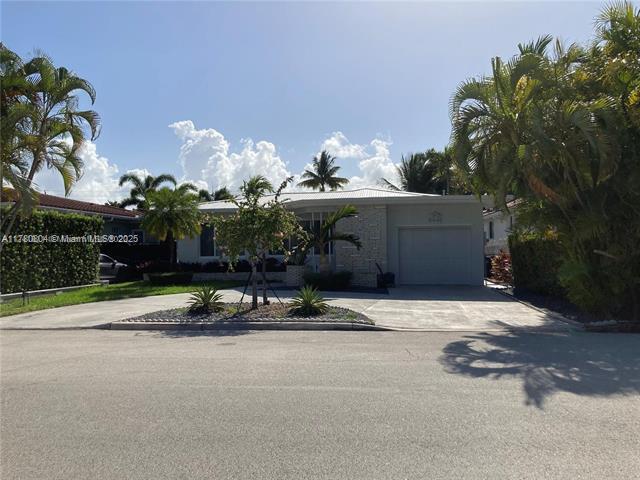 9440 Carlyle Ave in Surfside, FL - Building Photo - Building Photo