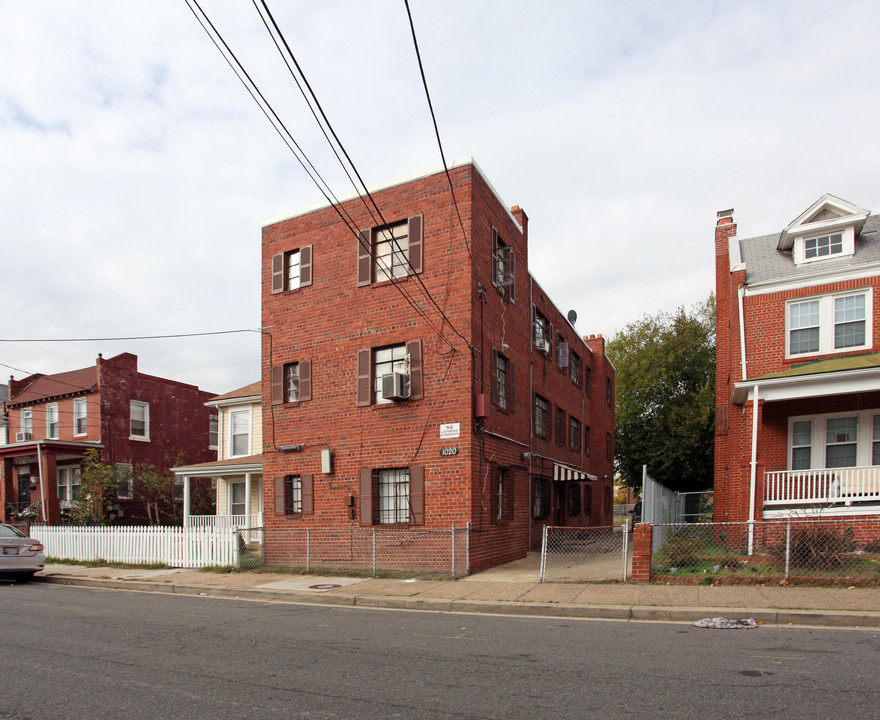 1020 45th St NE in Washington, DC - Building Photo