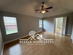 130 Oaks Edge Dr in Oakland, TN - Building Photo - Building Photo