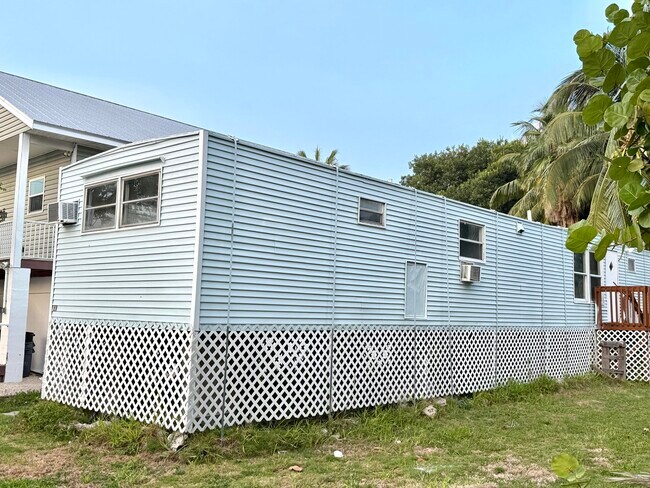 728 92nd St in Marathon, FL - Building Photo - Building Photo
