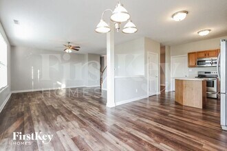 8266 Shute Cir in Avon, IN - Building Photo - Building Photo