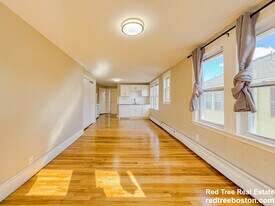 19 Town Hill St in Quincy, MA - Building Photo