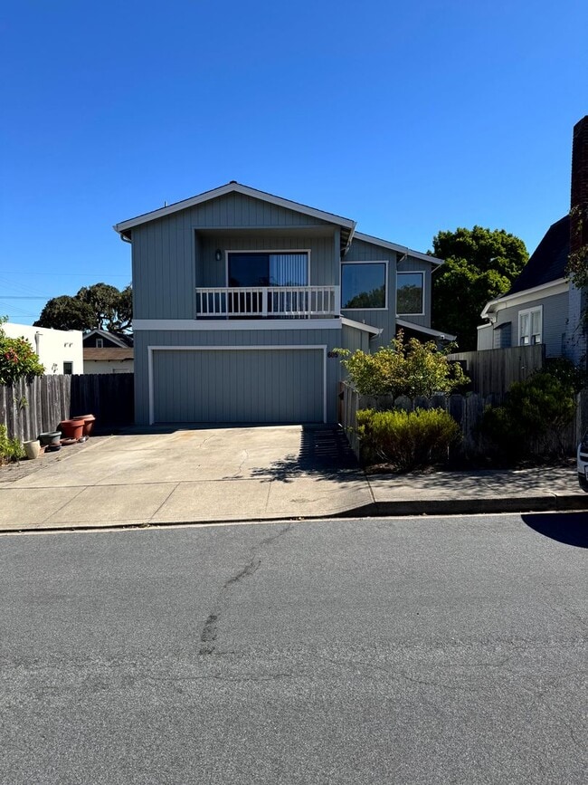 property at 605 19th St