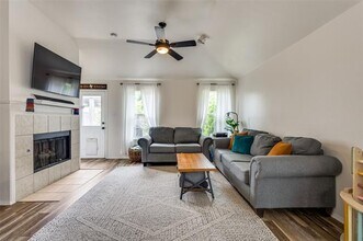 2012 Falls Creek Dr in Little Elm, TX - Building Photo - Building Photo