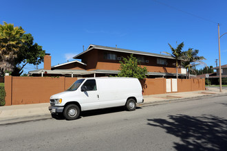 1140 N Shattuck St in Orange, CA - Foto de edificio - Building Photo