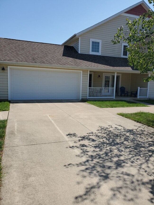 property at 2824 E Bressingham Wy