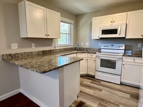 123 Wells St in Hendersonville, NC - Building Photo - Building Photo