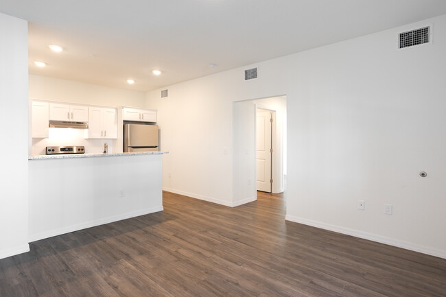 915 Ariana- brand new units! in Lakeland, FL - Foto de edificio - Interior Photo