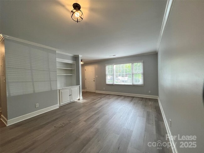 1948 Lynnwood Dr in Charlotte, NC - Foto de edificio - Building Photo
