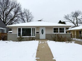 2909 Oakton St in Park Ridge, IL - Building Photo