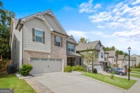 1807 Castleberry Ln in Buford, GA - Foto de edificio - Building Photo