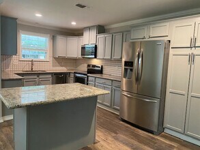 1621 Brookfield Dr in Denham Springs, LA - Building Photo - Building Photo