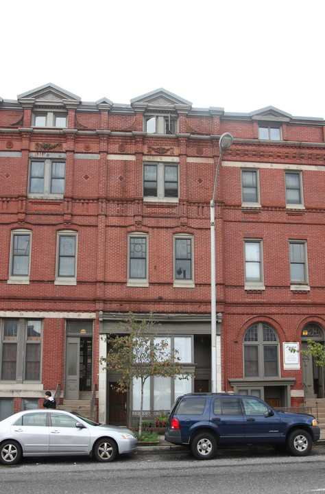 15 W Preston St in Baltimore, MD - Building Photo