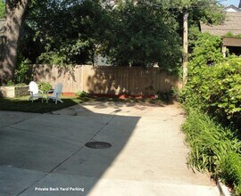 3264 N Downer Ave in Milwaukee, WI - Foto de edificio - Building Photo