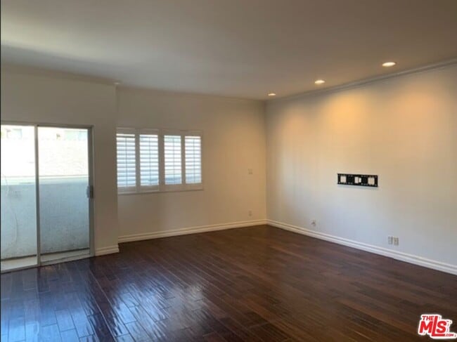 11822 Goshen Ave in Los Angeles, CA - Building Photo - Building Photo