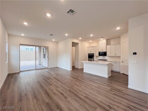 12442 Parkscene Pl in Las Vegas, NV - Building Photo - Building Photo