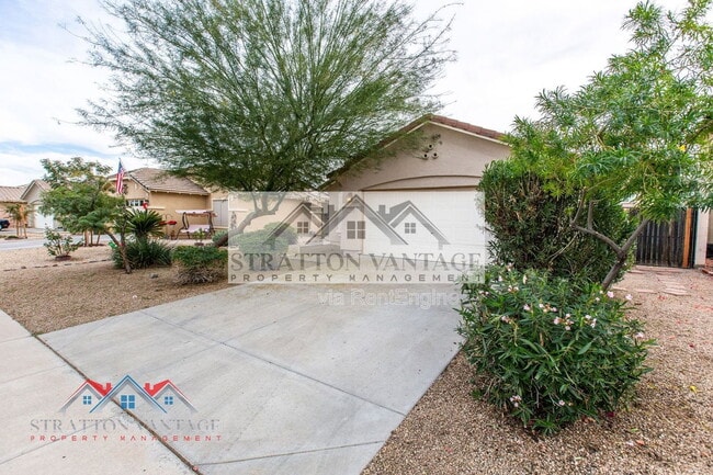 17739 W Redfield Rd in Surprise, AZ - Building Photo - Building Photo