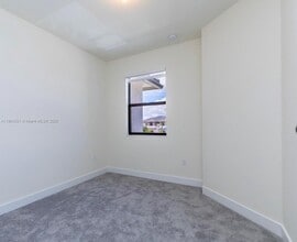 15861 NW 90th Ct in Miami Lakes, FL - Building Photo - Building Photo