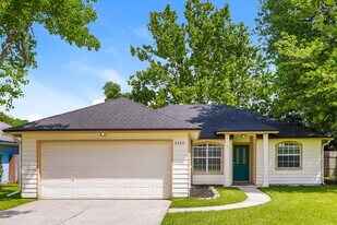 2520 Ambrosia Dr in Middleburg, FL - Building Photo