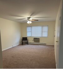 422 Ringwood Ave in Pompton Lakes, NJ - Building Photo - Building Photo