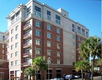 Bee Street Lofts in Charleston, SC - Foto de edificio - Building Photo