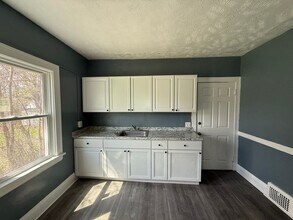 700 E 160th St in Cleveland, OH - Building Photo - Building Photo