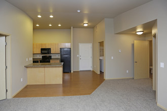 Summit Ridge Apartments in Moorhead, MN - Building Photo - Interior Photo