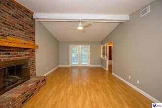 226 Carey Ln in Elizabethtown, KY - Building Photo - Building Photo