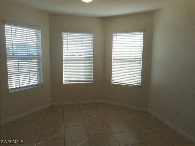 333 Tropicana Pkwy E