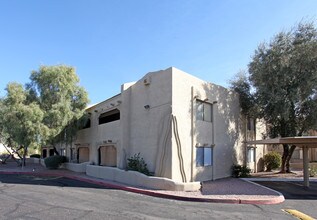 The Pueblos Of Scottsdale in Scottsdale, AZ - Foto de edificio - Building Photo