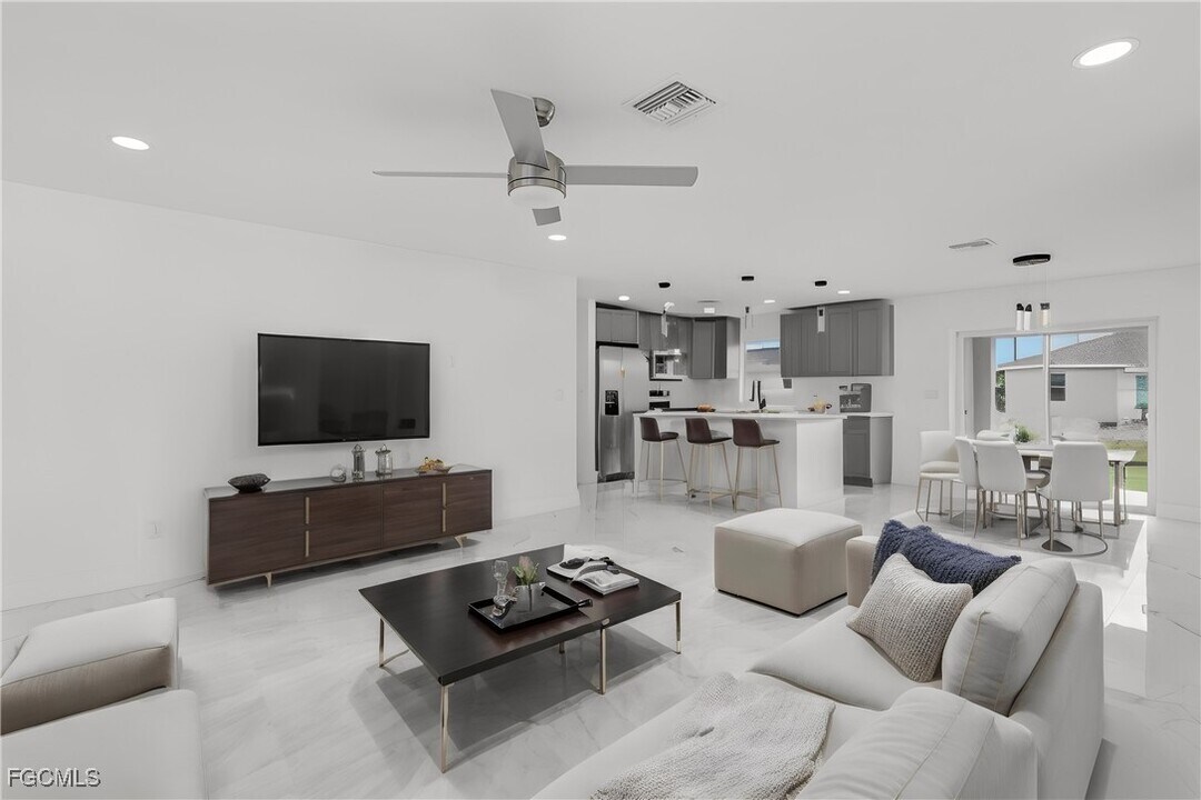 2505 39th St SW in Lehigh Acres, FL - Building Photo