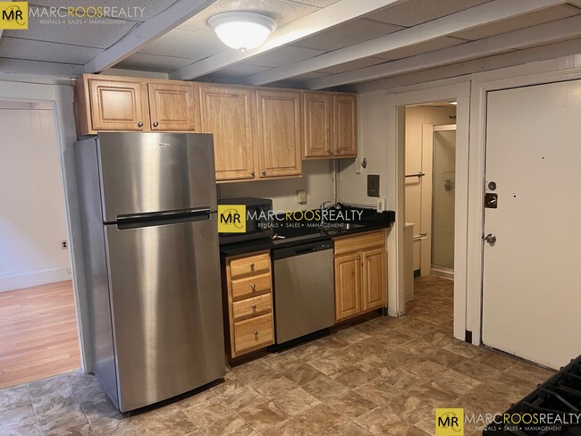 240 Cambridge St, Unit 8 in Boston, MA - Building Photo - Building Photo