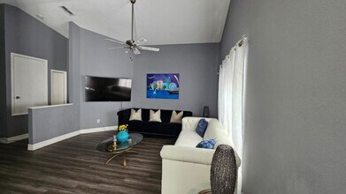 510 Castlemain Cir in Davenport, FL - Building Photo - Building Photo