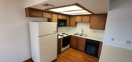 1105 N Buffalo Dr in Las Vegas, NV - Building Photo - Building Photo