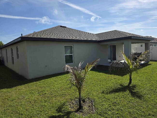 5329 Imagination Dr in Fort Pierce, FL - Building Photo - Building Photo