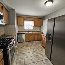 14611 Jacob Ave in Eastpointe, MI - Foto de edificio - Building Photo
