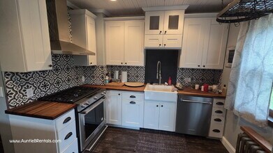 3604 E 56th St in Minneapolis, MN - Building Photo - Building Photo