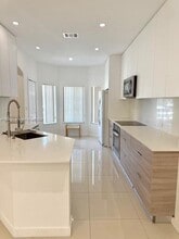 8244 NW 107th Path, Unit 10-14 in Doral, FL - Building Photo - Building Photo