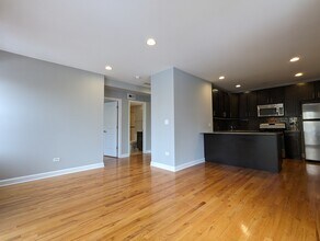 4744 N Maplewood Ave, Unit 4759-404 in Chicago, IL - Building Photo - Building Photo