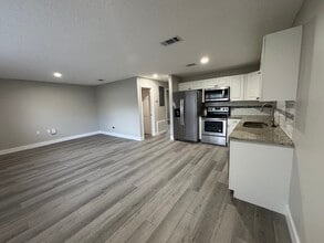 555 Cadillac Blvd in Kissimmee, FL - Building Photo - Building Photo