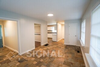 1209 Lynn Acres Dr in Birmingham, AL - Building Photo - Building Photo